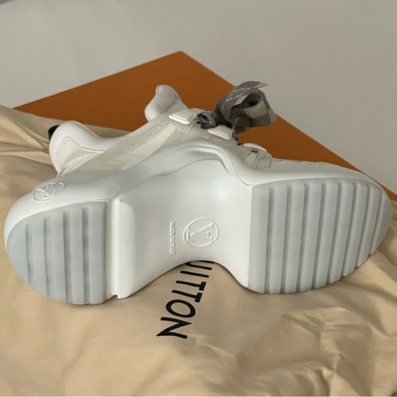 LOUIS VUITTON Women sneakers size 35 (size 5) BRAND NEW ORIGINAL PACKAGING - Picture 7 of 10